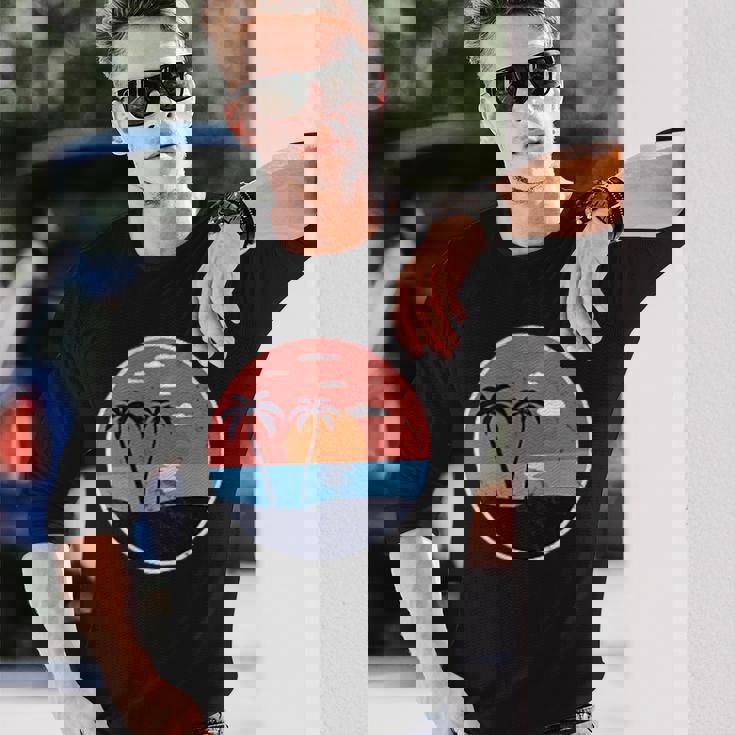 夏のビーチパームグラフィックポケットパッチバッジアイコンミニマリスト。 長袖Tシャツ 彼への贈り物