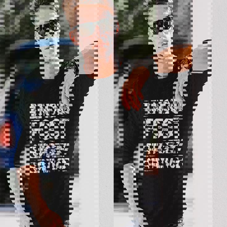 外反母趾足手術サバイバー 長袖Tシャツ 彼への贈り物