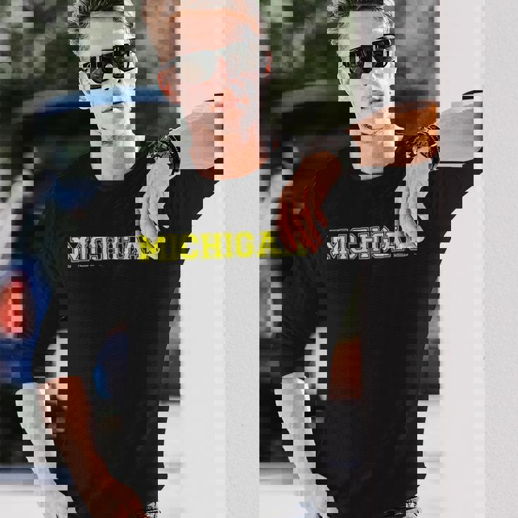 大学スタイル ミシガン スポーツギフト 長袖Tシャツ 彼への贈り物