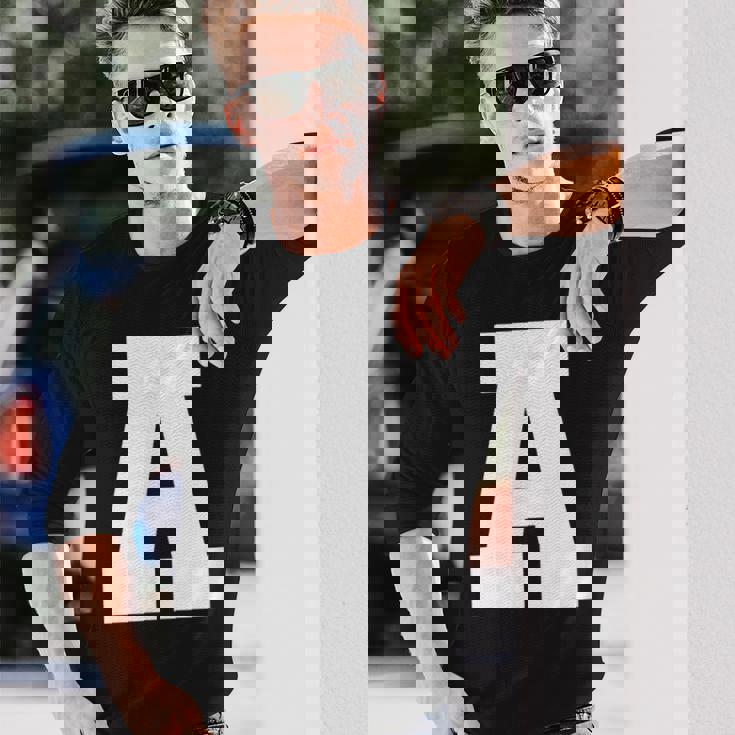 大文字 A アルファベットモノグラム イニシャル 長袖Tシャツ 彼への贈り物