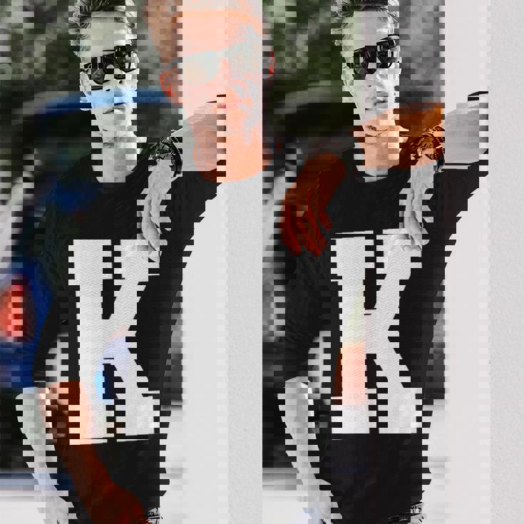 大文字 K アルファベットモノグラム イニシャル 長袖Tシャツ 彼への贈り物