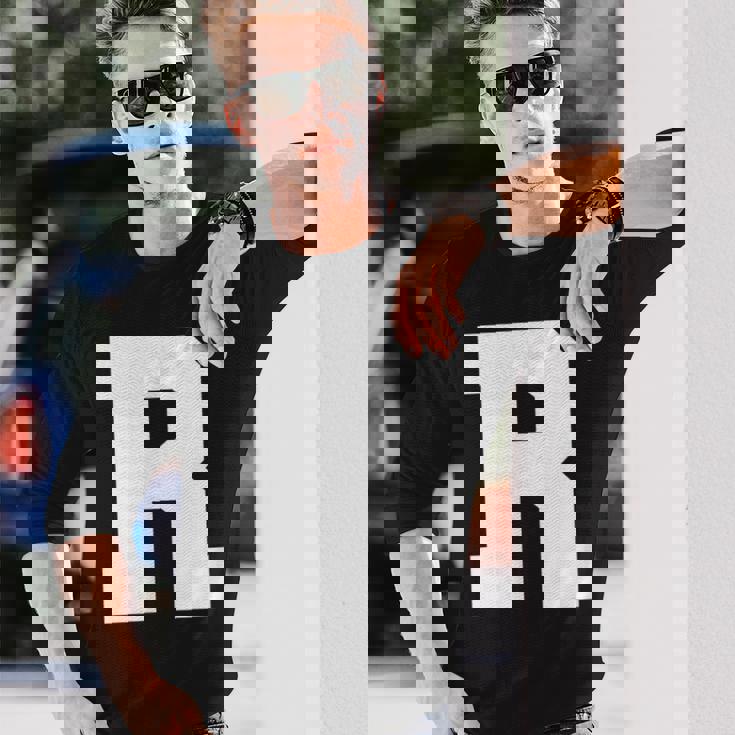 大文字 R アルファベット モノグラム イニシャル 長袖Tシャツ 彼への贈り物