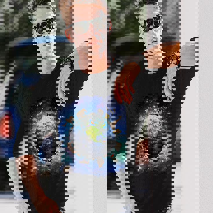 宇宙地球動物グループシーン 長袖Tシャツ 彼への贈り物