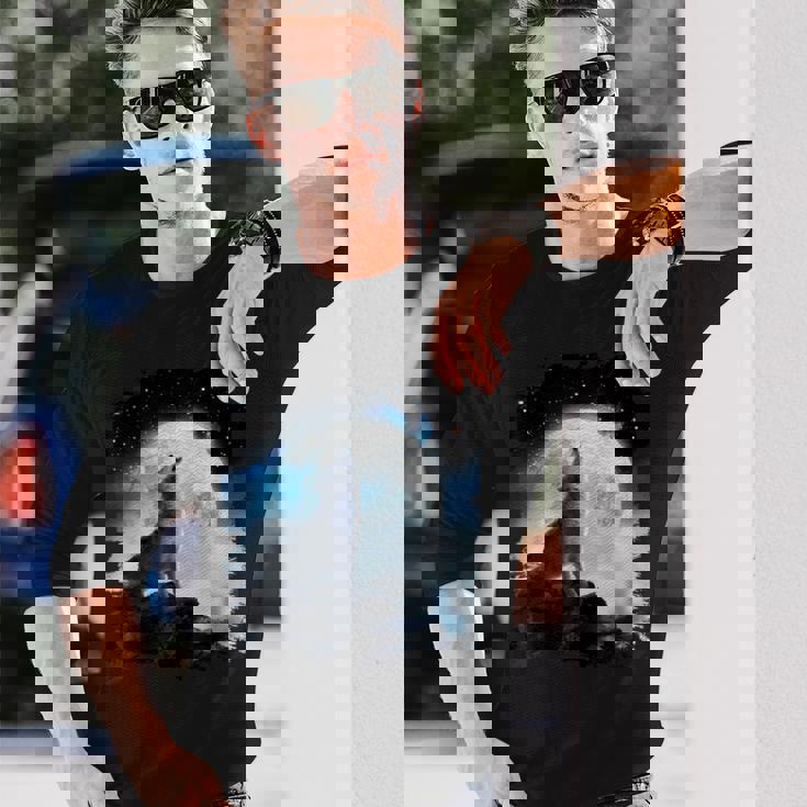 宇宙空間 オオカミ 月に遠吠えするオオカミ 長袖Tシャツ 彼への贈り物