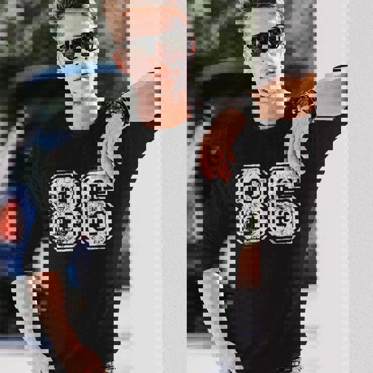 数字 86 ヴィンテージ 1986 誕生日 レトロ ヴィンテージ ルック 長袖Tシャツ 彼への贈り物