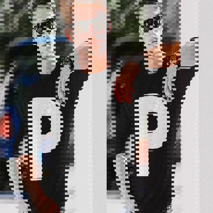 文字p 大文字 アルファベット モノグラム イニシャル 長袖Tシャツ 彼への贈り物