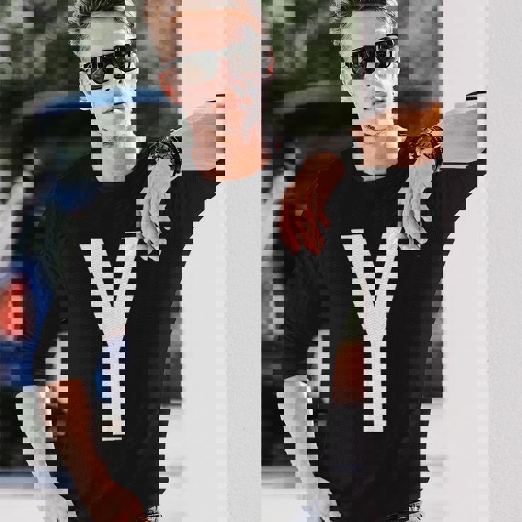 文字yアルファベットモノグラムイニシャル。 長袖Tシャツ 彼への贈り物