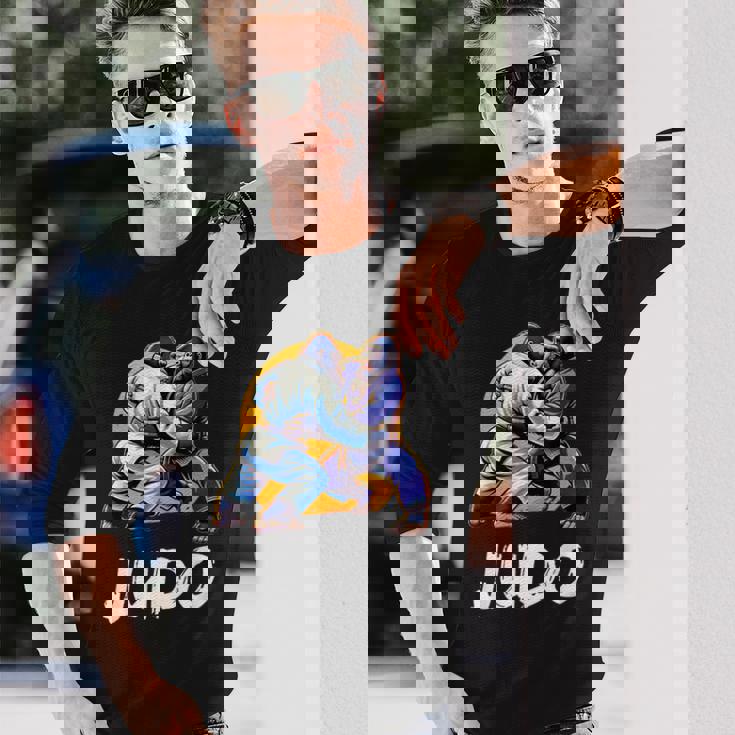 日本の柔道 ゴリラ柔道家 長袖Tシャツ 彼への贈り物