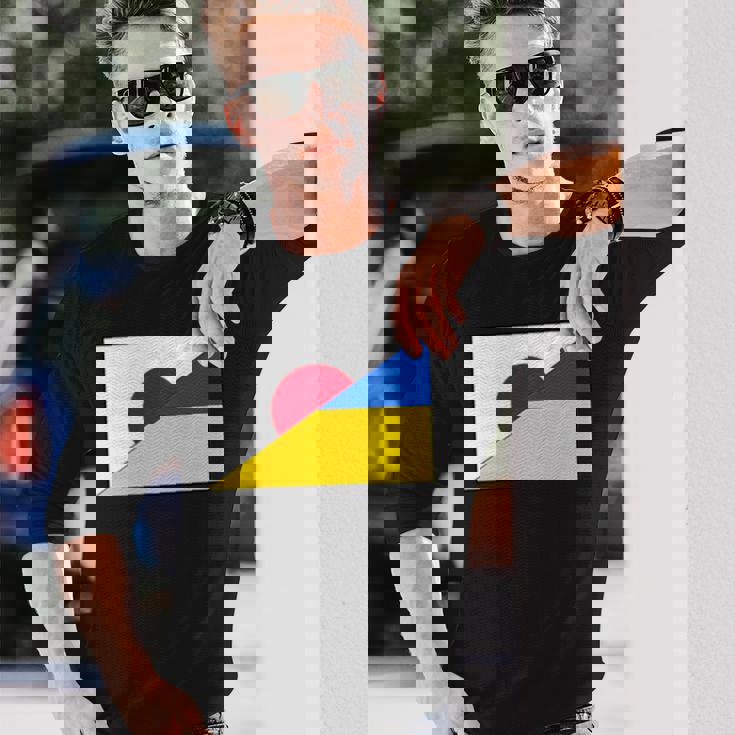 日本ウクライナ国旗日本語ウクライナサポートスタンド付き 長袖Tシャツ 彼への贈り物