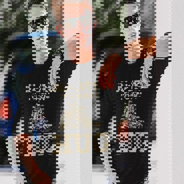 柔術ファイター Its How I Hug 長袖Tシャツ 彼への贈り物