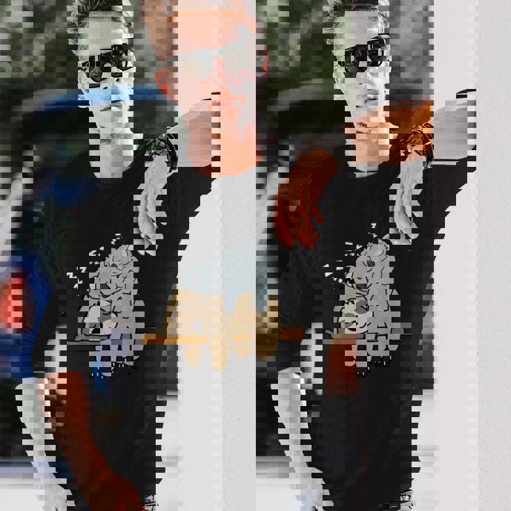 眠っているかわいい怠け者ナマケモノ ベビーコアラ ママベア昼寝 長袖Tシャツ 彼への贈り物