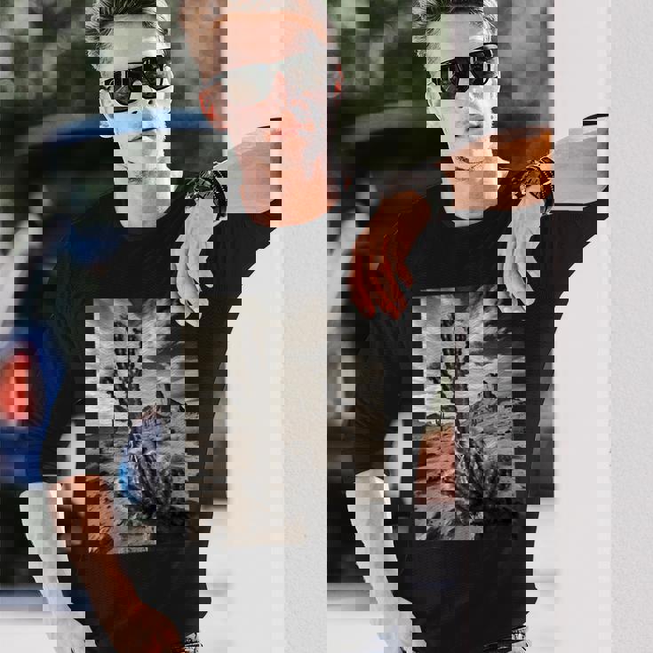 砂漠のサボテンのモノクロ写真 長袖Tシャツ 彼への贈り物