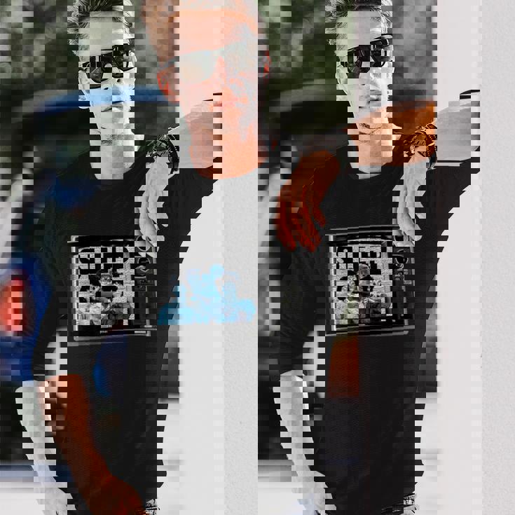 私たちのお気に入りの1980年代映画「Sleep They Live」からの引用 長袖Tシャツ 彼への贈り物