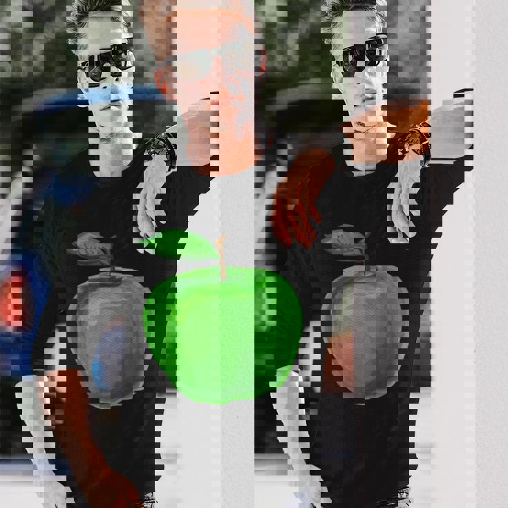 美しい青りんごを彩った果物や果物のりんご。 長袖Tシャツ 彼への贈り物