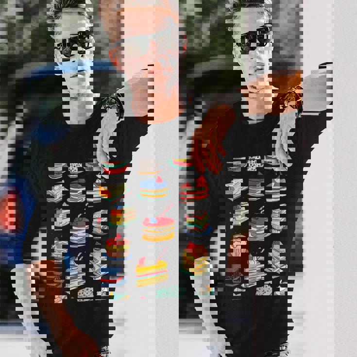 色鮮やかなケーキ柄 フーディー向け 長袖Tシャツ 彼への贈り物