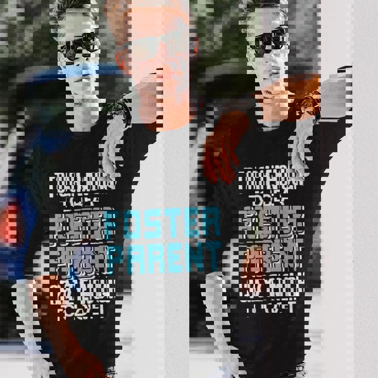 里親になるには十分な強さと情熱 長袖Tシャツ 彼への贈り物