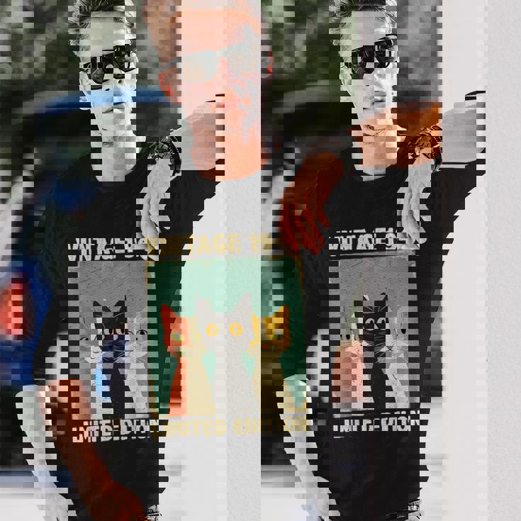 面白い 80歳 ギフト ヴィンテージ 1945 猫好き 80歳の誕生日 長袖Tシャツ 彼への贈り物