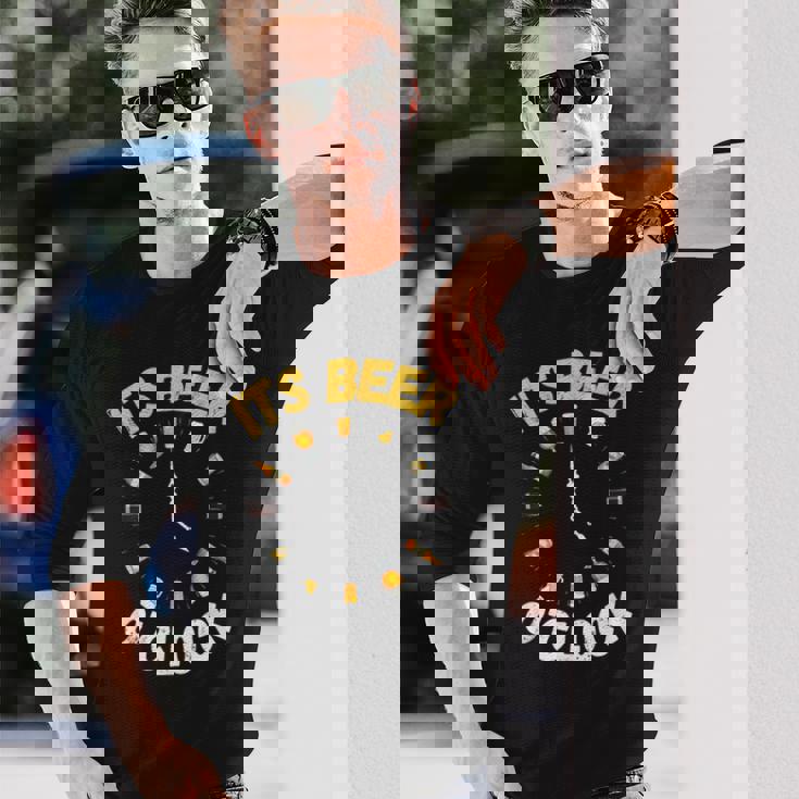 面白いビールoクロックティー。ナショナルビールデー、父の日に。 長袖Tシャツ 彼への贈り物