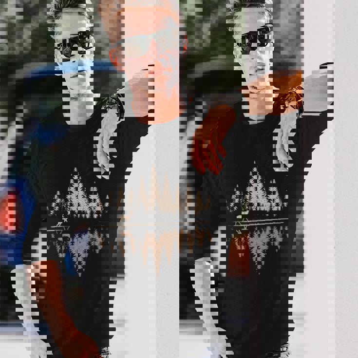 鹿、野生動物・アウトドア、森林・樹木の反射、鹿 長袖Tシャツ 彼への贈り物