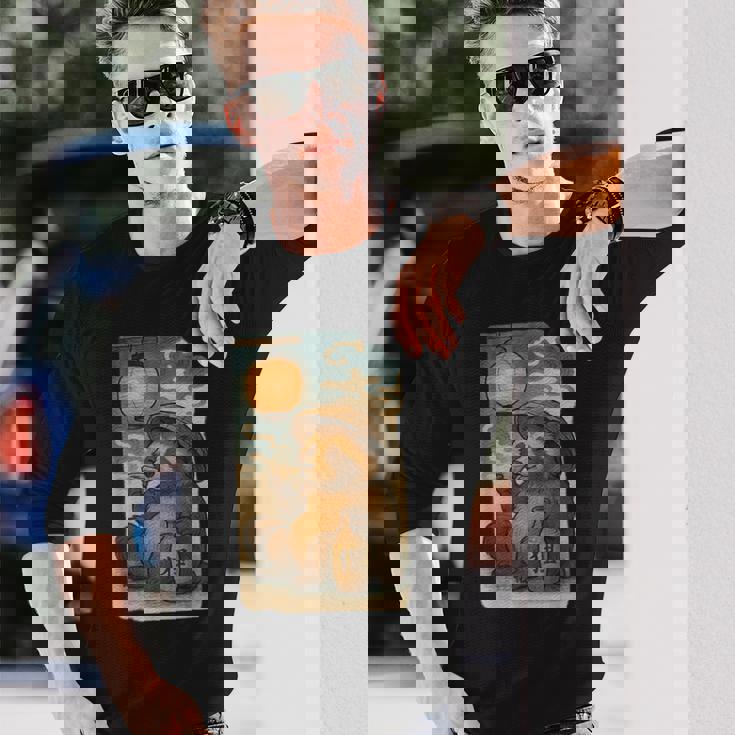 麦わら帽子をかぶったたぬき・酒・提灯・浮世絵風 長袖Tシャツ 彼への贈り物