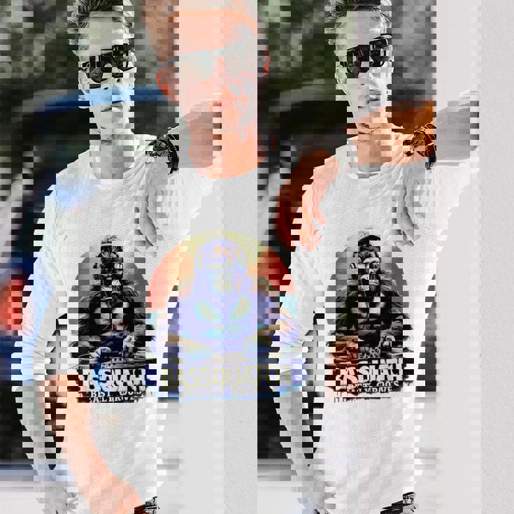 Bassquatch 音楽愛好家のためのサスカッチdjデザイン 長袖Tシャツ 彼への贈り物