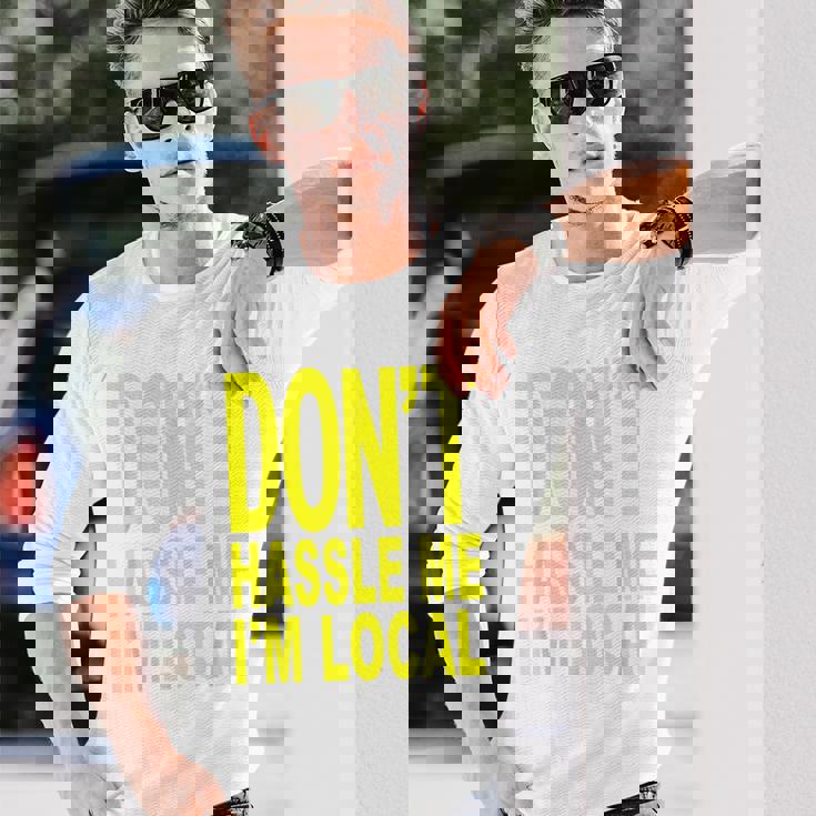 Don't Hassle Me I'm Local Fromurf ドキュメンタリー映画 長袖Tシャツ 彼への贈り物