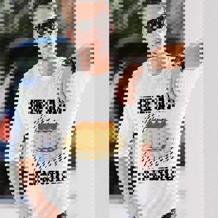 Keep Calm Eat Castella ヴィンテージ グランジ カステラ ケーキ好き 長袖Tシャツ 彼への贈り物