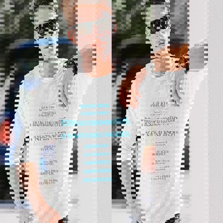 Liebe Ist Geduldig Liebe Ist Gütiges 聖書erskreuz 長袖Tシャツ 彼への贈り物