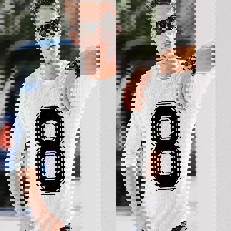 【バックプリント・背中側】8 数字 背番号 ユニフォーム ナンバー【ブラック／黒 の文字】スポーツ 練習着 部活 長袖Tシャツ 彼への贈り物