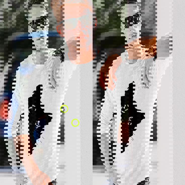 【覗くネコ】黒猫 にゃんこ 猫好き 猫 可愛い ネコ 子猫 ネコ好き 面白い 変な 遊び心 ネタ ウケ狙い おもしろ 長袖Tシャツ 彼への贈り物