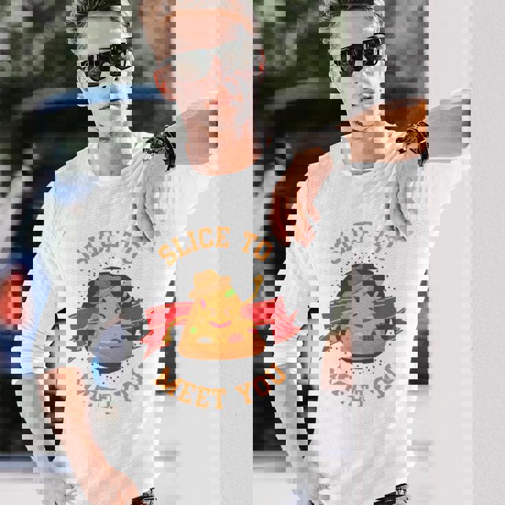 あなたに会うためにチーズクラストとスライス用のスライスが入ったピザ。 長袖tシャツ 長袖Tシャツ 彼への贈り物