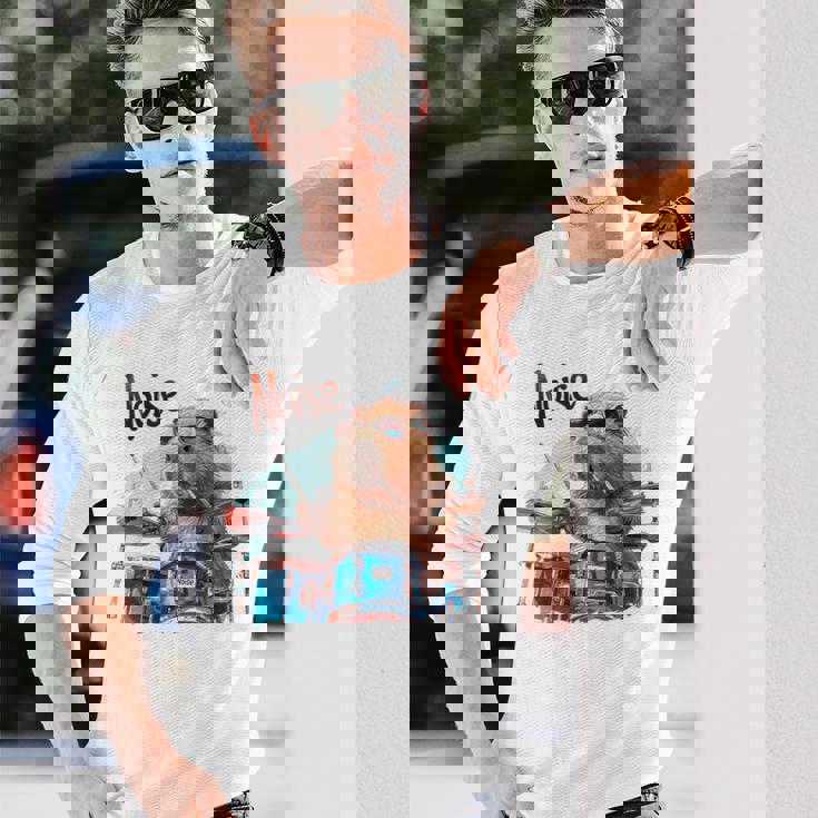 おかしなカピバラがドラムを奏でる 長袖Tシャツ 彼への贈り物