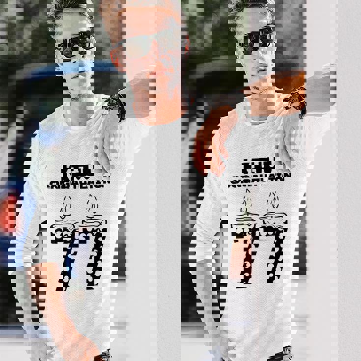 この身体７７年目 まだまだ行くぜ ７７歳 喜寿祝い 長寿祝い おもしろ 喜寿 長袖Tシャツ 彼への贈り物