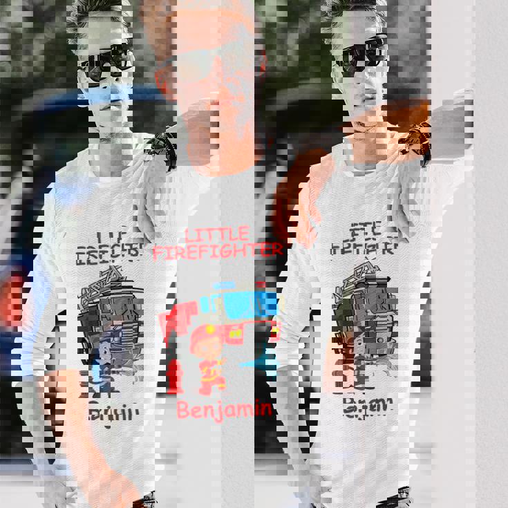 キッズ 消防署の消防車 小さな消防士ベンジャミン 長袖Tシャツ 彼への贈り物