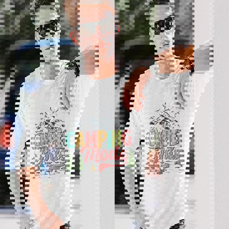 キャンプモード おもしろキャンパー 自然愛好家 スカウト ハローサマー 長袖Tシャツ 彼への贈り物