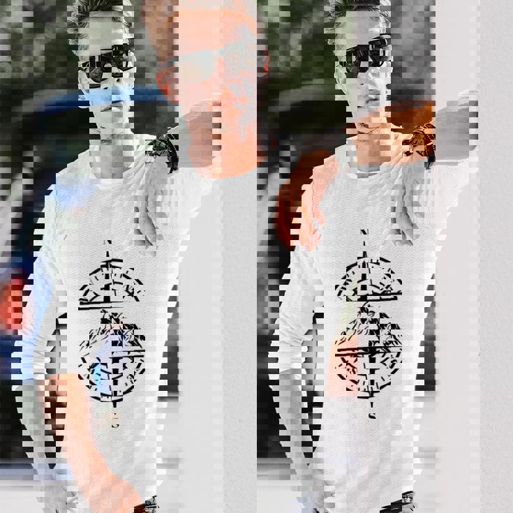 コンパス ローズ マウンテン シーン 自然 恋人 ハイキング バックパッキング 長袖Tシャツ 彼への贈り物