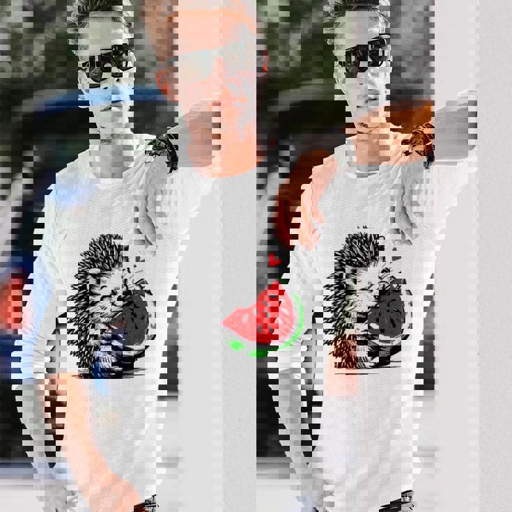 スイカの誕生日を食べるキュートで愛らしいハリネズミ 長袖Tシャツ 彼への贈り物