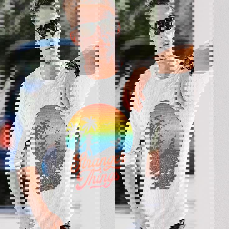 ストレンジャー・シングス サーファーボーイ ピザ デモゴルゴン カリ レトロ 80年代 長袖Tシャツ 彼への贈り物