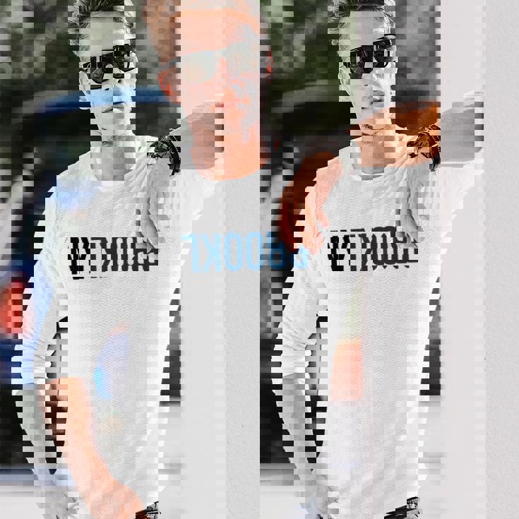 ニューヨークのファンのためのニューヨークブルックリンクリエイティブフリップデザイン 長袖Tシャツ 彼への贈り物