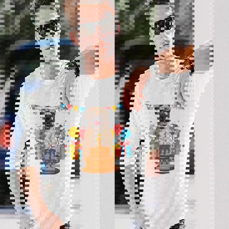 パグ 1歳 誕生日 お祝い ケーキ ペット 動物 犬 オーナー パグ 長袖Tシャツ 彼への贈り物