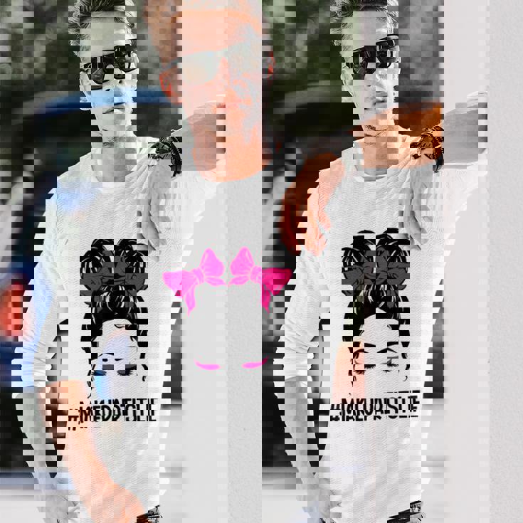 メイクアップアーティスト 美容師 美容師 顔 乱雑なお団子 長袖Tシャツ 彼への贈り物