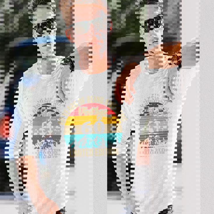 レトロ ヴィンテージ 60歳 誕生日プレゼント 60年間の素晴らしさ 長袖tシャツ 長袖Tシャツ 彼への贈り物