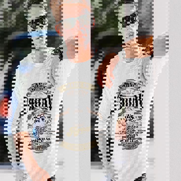 ヴィンテージ還暦祝い 1965年2月生まれ 60歳 長袖Tシャツ 彼への贈り物