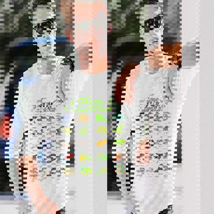 世界のカエル カエル 長袖Tシャツ 彼への贈り物