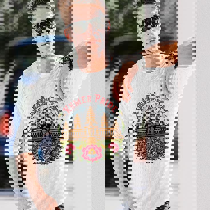 伝統的なカンボジアのクメールタトゥーデザインアンコールワット 長袖Tシャツ 彼への贈り物