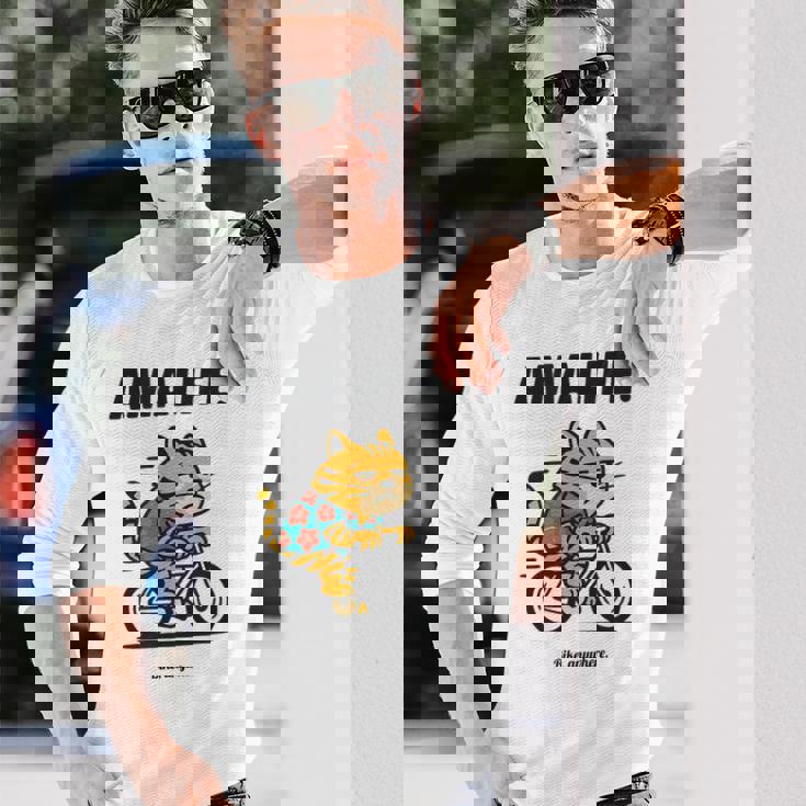 尼崎を走るチャリ猫 長袖Tシャツ 彼への贈り物