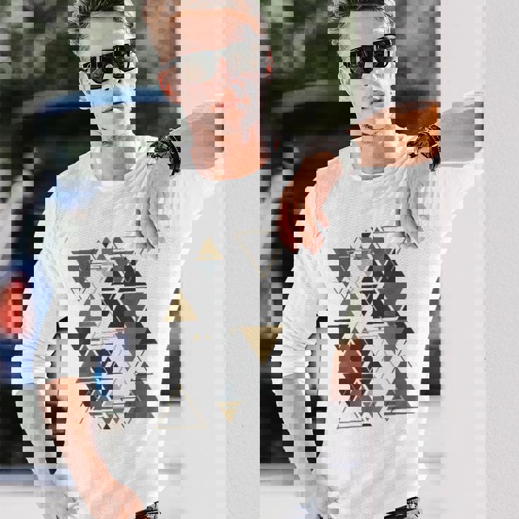 幾何学図形 抽象 モダンアート ヴィンテージ 三角形 長袖Tシャツ 彼への贈り物