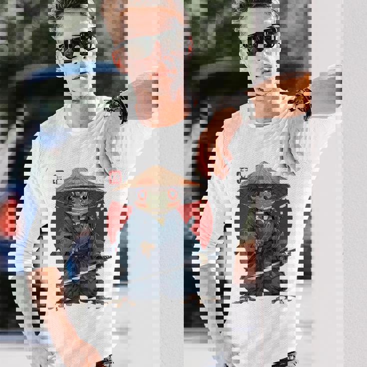 日本の侍カエルの戦士浮世サムライヒキガエルバックプリント。 長袖Tシャツ 彼への贈り物