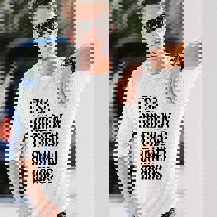 禁止された本を読むのに良い日だ面白いヴィンテージ 長袖Tシャツ 彼への贈り物