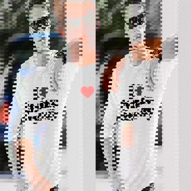 私は男の子を泣かせるのが大好き、男の子を泣かせるのは心 長袖Tシャツ 彼への贈り物